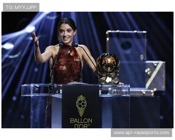 国际足联颁奖典礼登贝莱邦马蒂分获年度最佳球员，巴黎巴萨各占一席